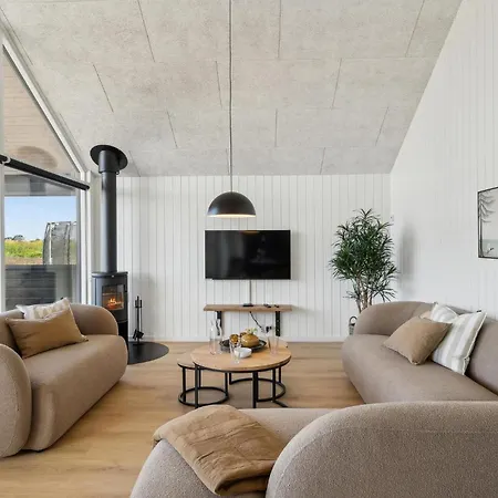 In With Sauna Nyaraló *